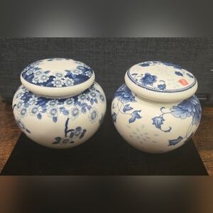Blue and White Floral Porcelain Tea Jar (Pair)